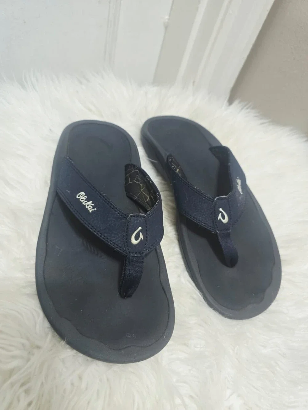 OluKai Men's ‘Ohana Flip Flop Color: Trench Blue/Black Blue Size 8